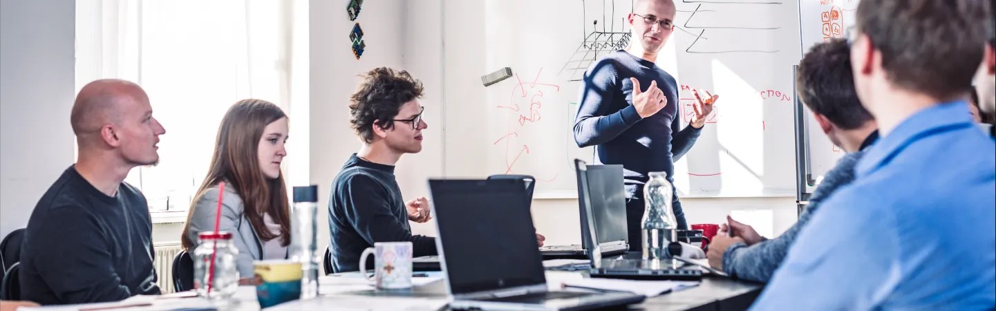 LLC vs S-Corp: Choosing the Right Business Structure in the USA